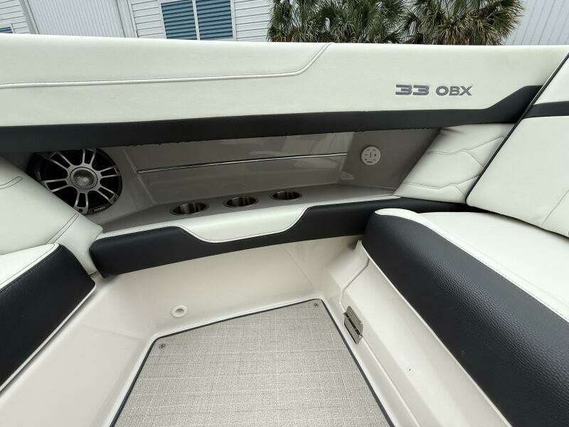 2024 Regal 33 OBX