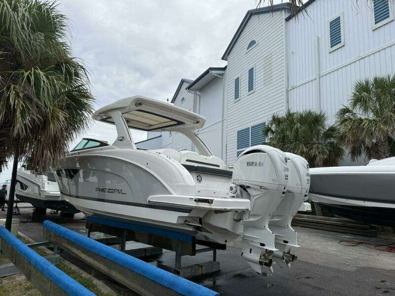 2024 Regal 33 OBX