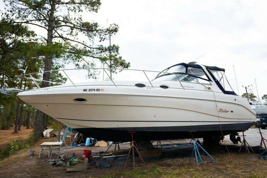 2000 Rinker Fiesta Vee 330