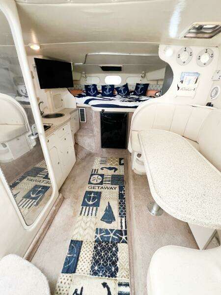 2000 Rinker Fiesta Vee 330