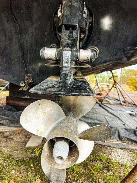 2000 Rinker Fiesta Vee 330