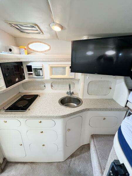 2000 Rinker Fiesta Vee 330