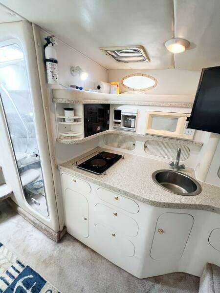 2000 Rinker Fiesta Vee 330