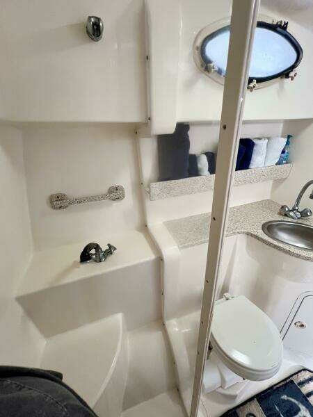 2000 Rinker Fiesta Vee 330