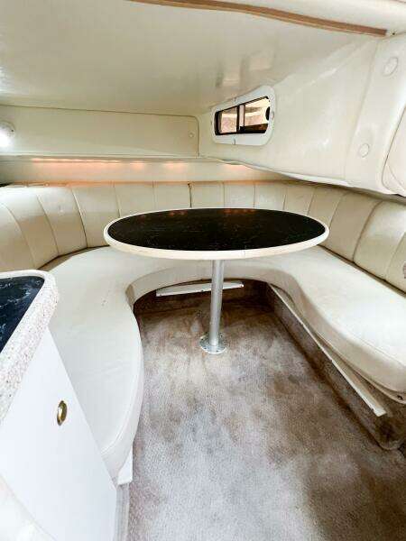 2000 Rinker Fiesta Vee 330