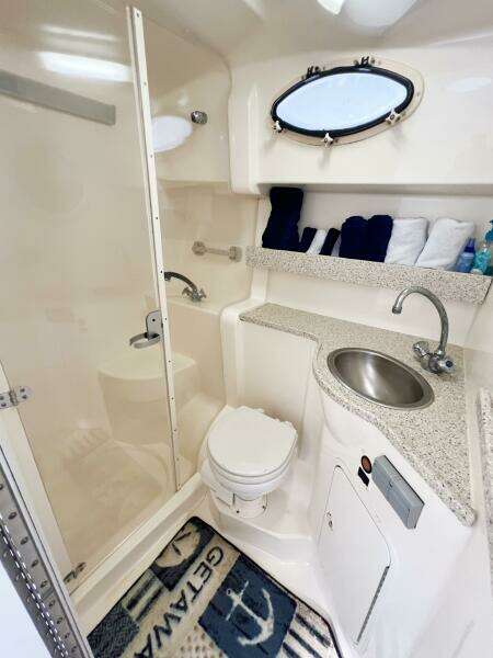 2000 Rinker Fiesta Vee 330