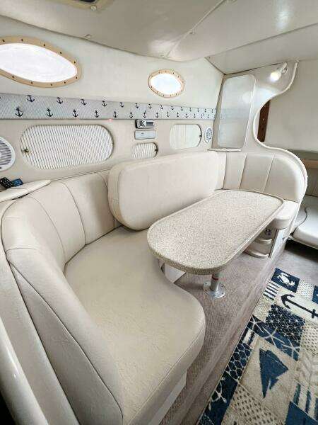 2000 Rinker Fiesta Vee 330