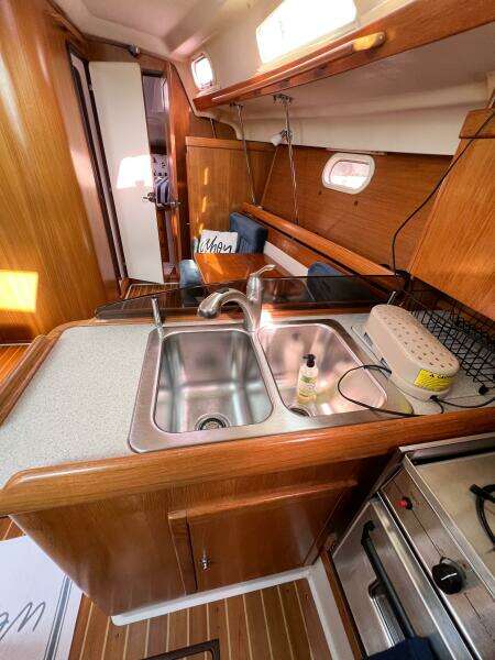 2005 Catalina 350