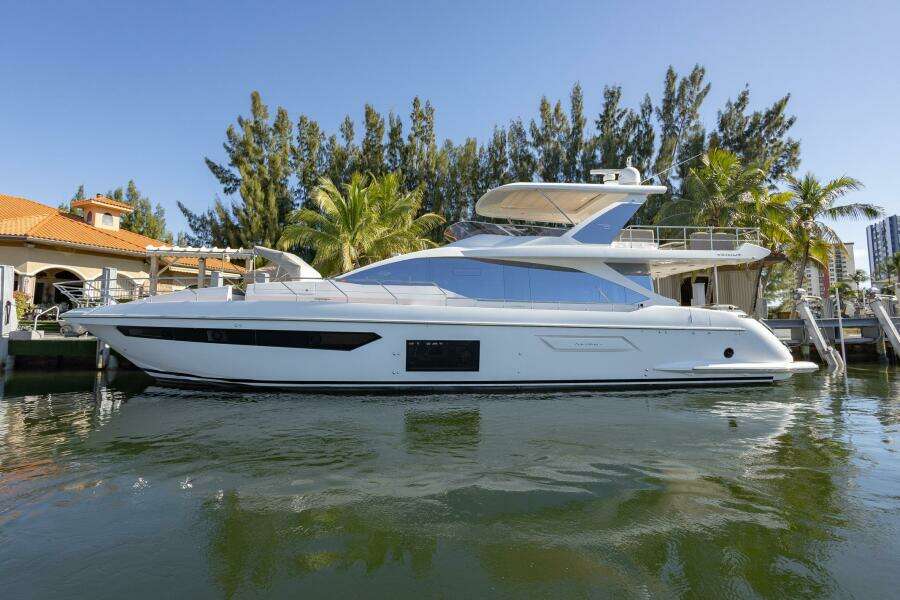 2021 Azimut Fly
