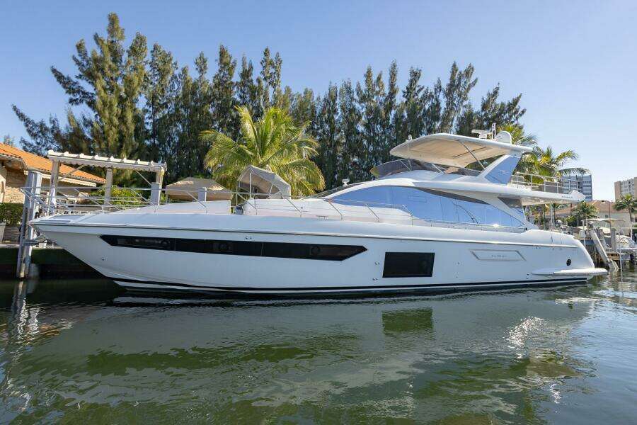 2021 Azimut Fly