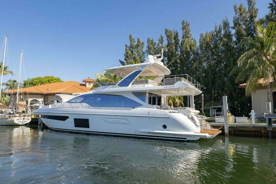 2021 Azimut Fly