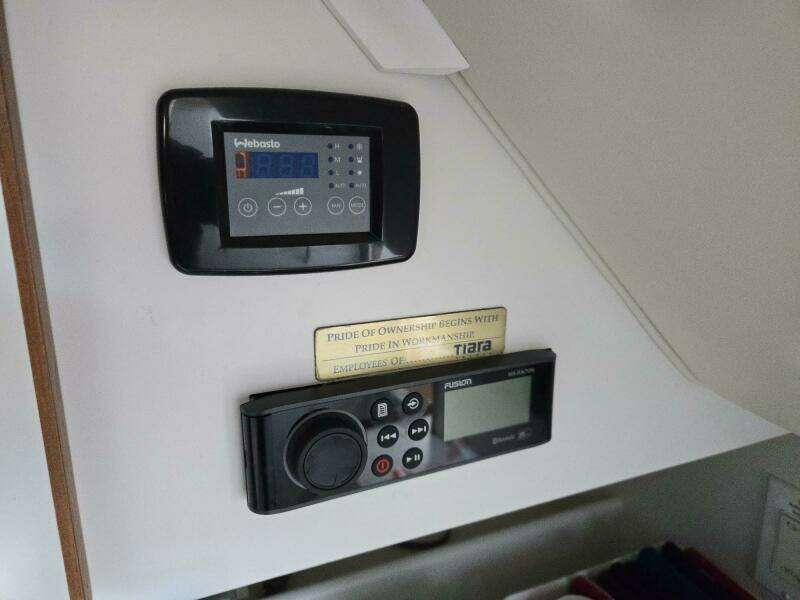 1998 Tiara Yachts Coronet