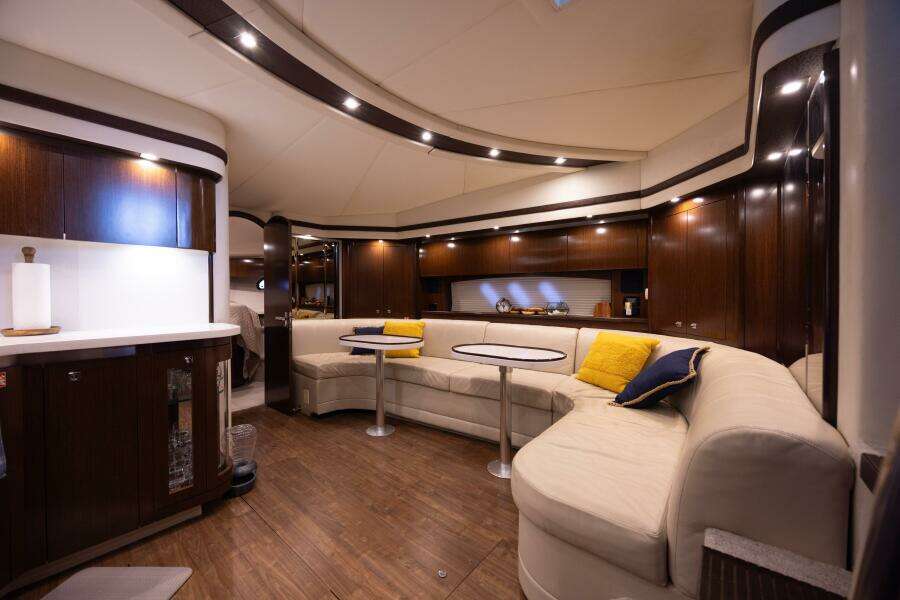 2013 Cruisers Yachts 540 Motor Yacht