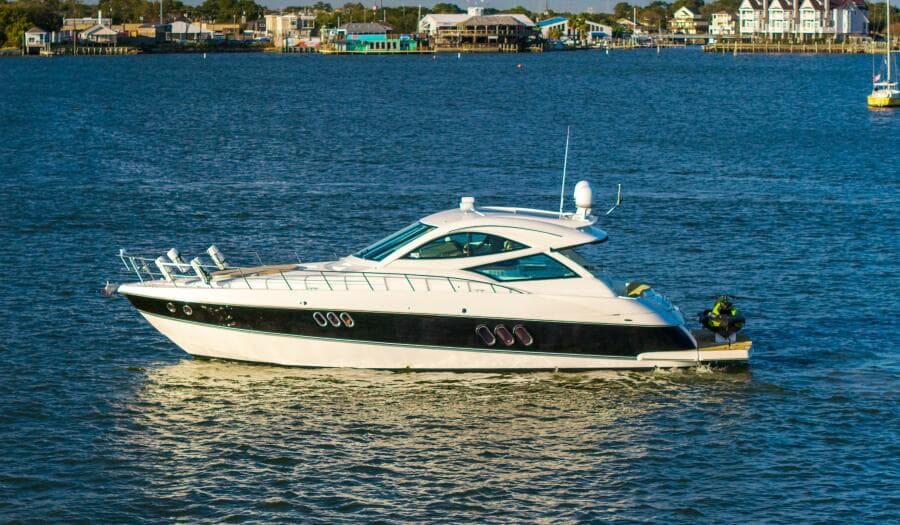 2013 Cruisers Yachts 540 Motor Yacht