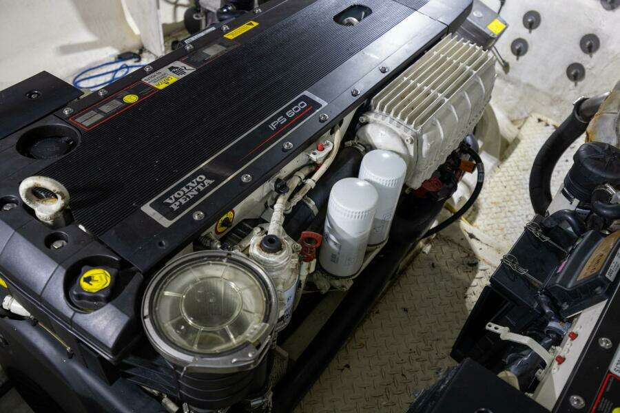 2013 C2013 Cruisers Yachts 540 Motor Yachtruisers Yachts 540 Motor Yacht