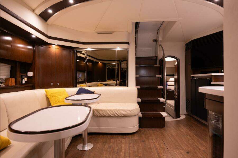2013 Cruisers Yachts 540 Motor Yacht