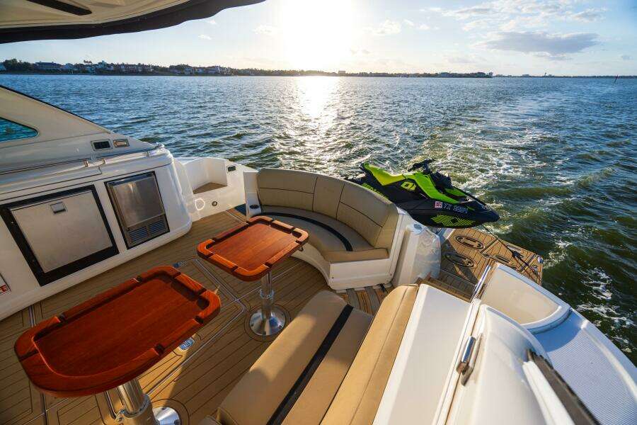 2013 Cruisers Yachts 540 Motor Yacht