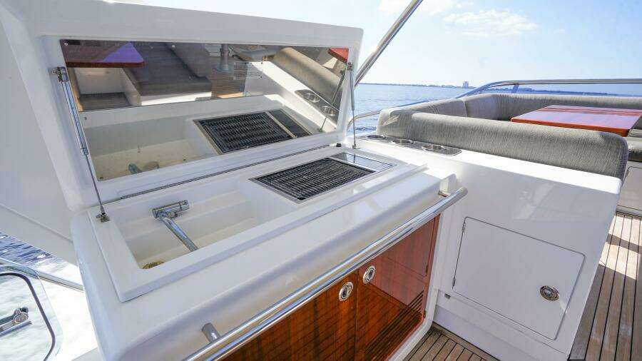 2017 Azimut 66 Flybridge