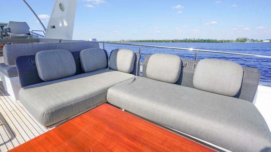 2017 Azimut 66 Flybridge