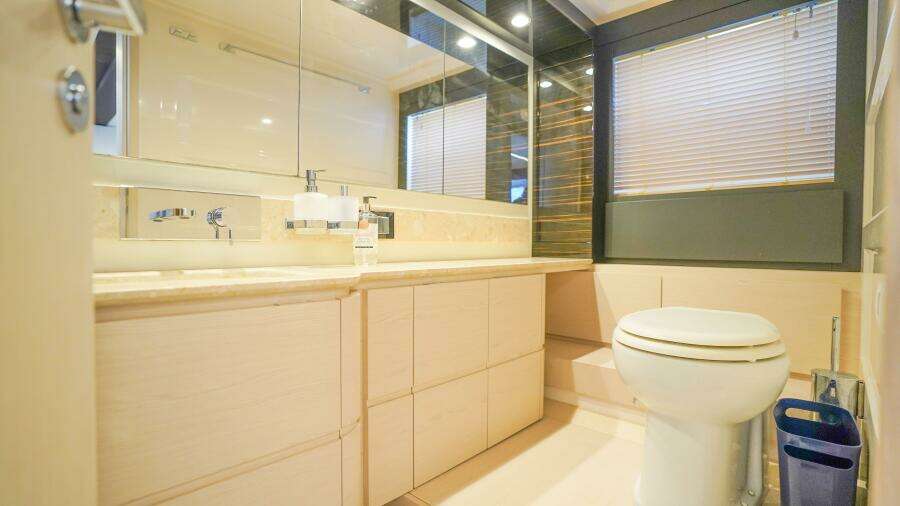 2017 Azimut 66 Flybridge