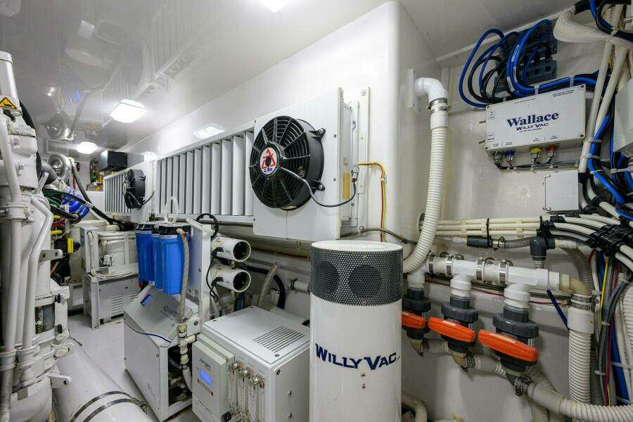 2017 Viking 72 Enclosed Bridge