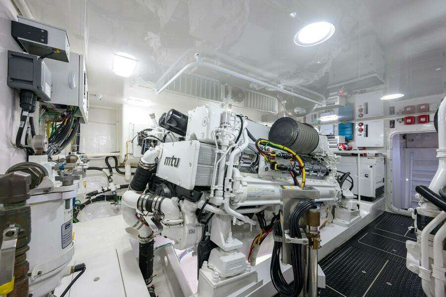 2017 Viking 72 Enclosed Bridge