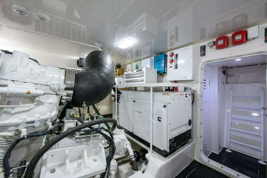 2017 Viking 72 Enclosed Bridge