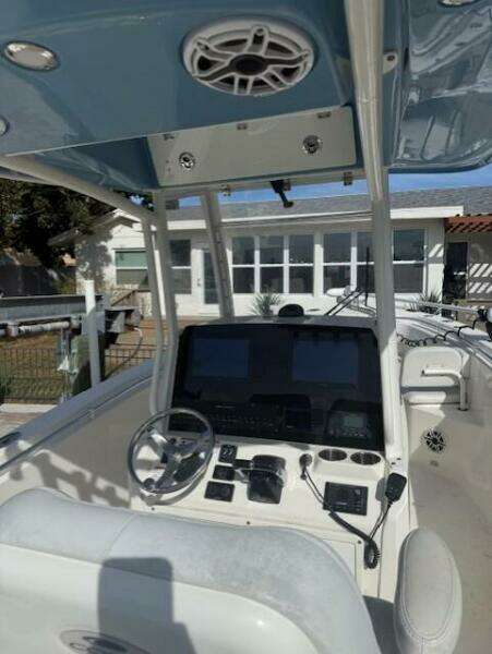 2020 Cobia 280 Center Console - Helm