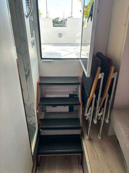 1987 Chris-Craft 284