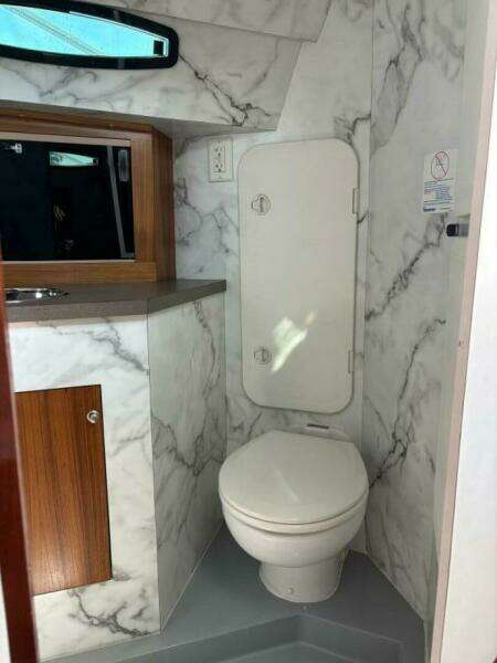 1987 Chris-Craft 284