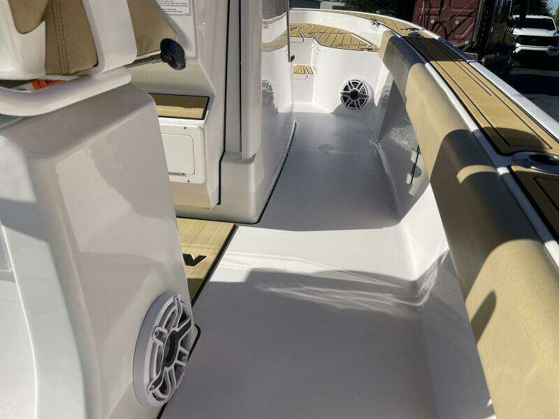 2023 Sportsman Masters 267 Bay Boat