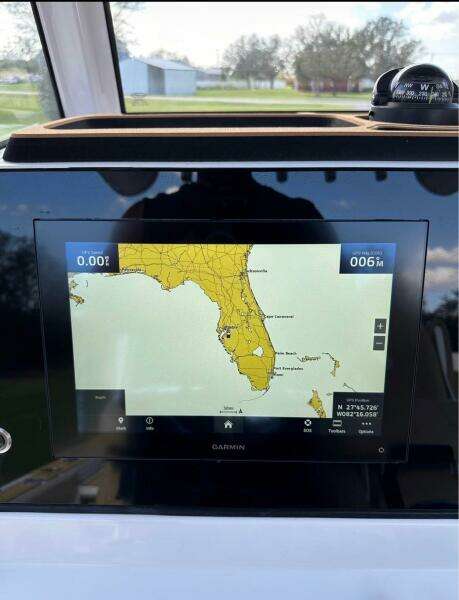 2023 Sportsman Masters 267 Bay Boat