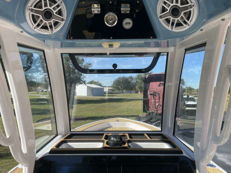 2023 Sportsman Masters 267 Bay Boat