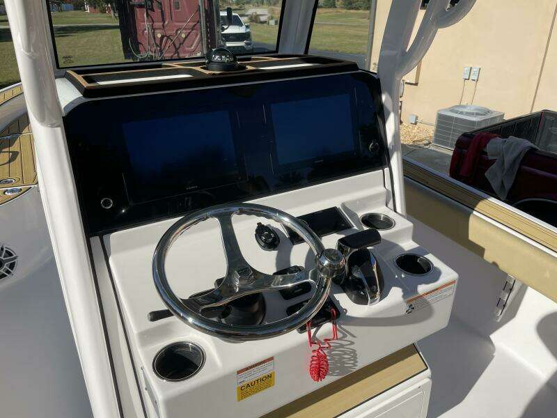 2023 Sportsman Masters 267 Bay Boat