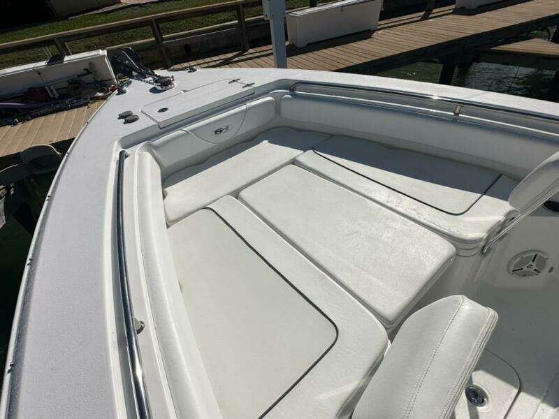2014 Sea Hunt 27 Gamefish Forward Seating