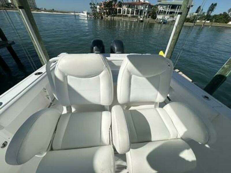 2014 Sea Hunt 27 Gamefish Forward Seating
