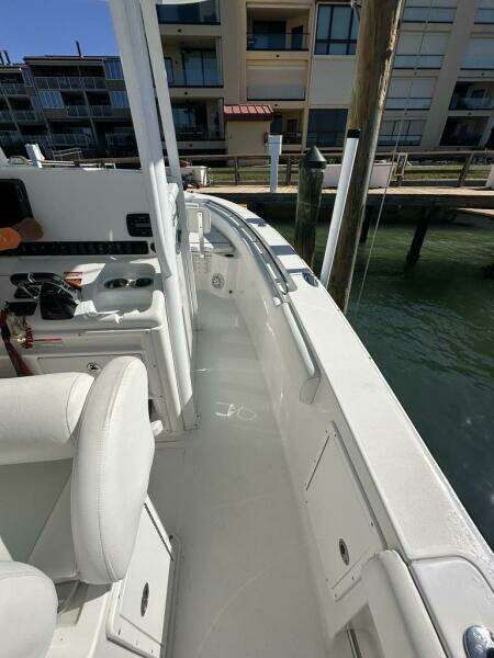 2014 Sea Hunt 27 Gamefish Forward Seating