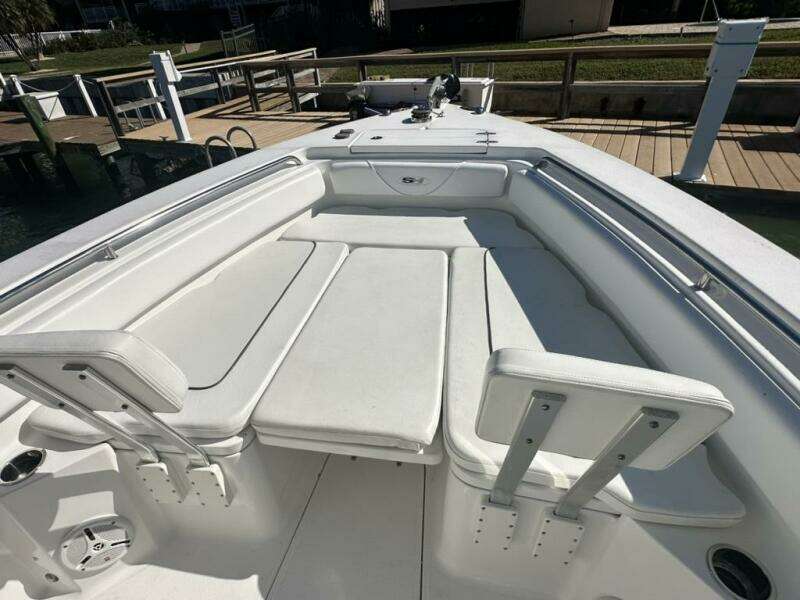 2014 Sea Hunt 27 Gamefish Forward Seating