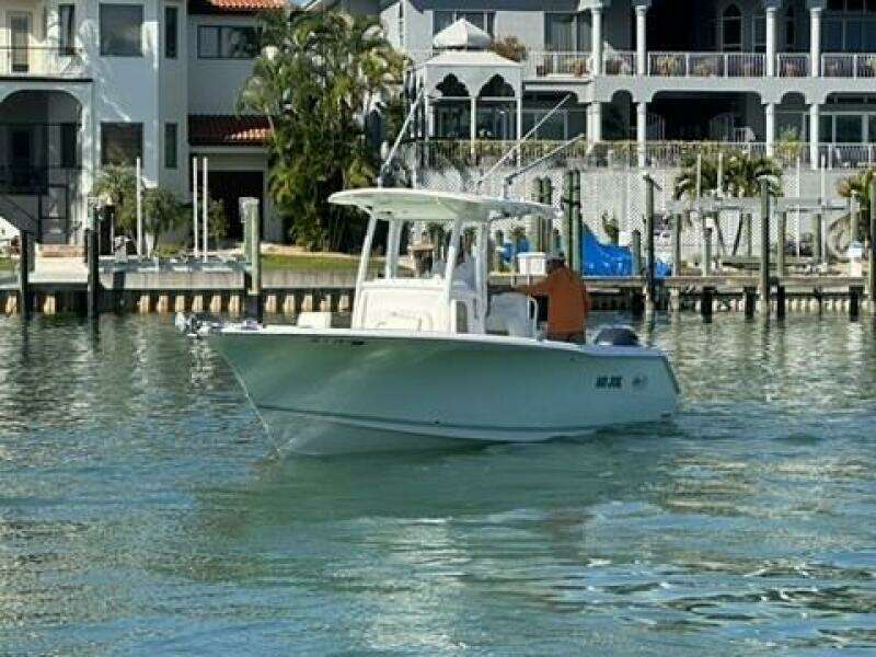 2014 Sea Hunt 27 Gamefish Forward Seating