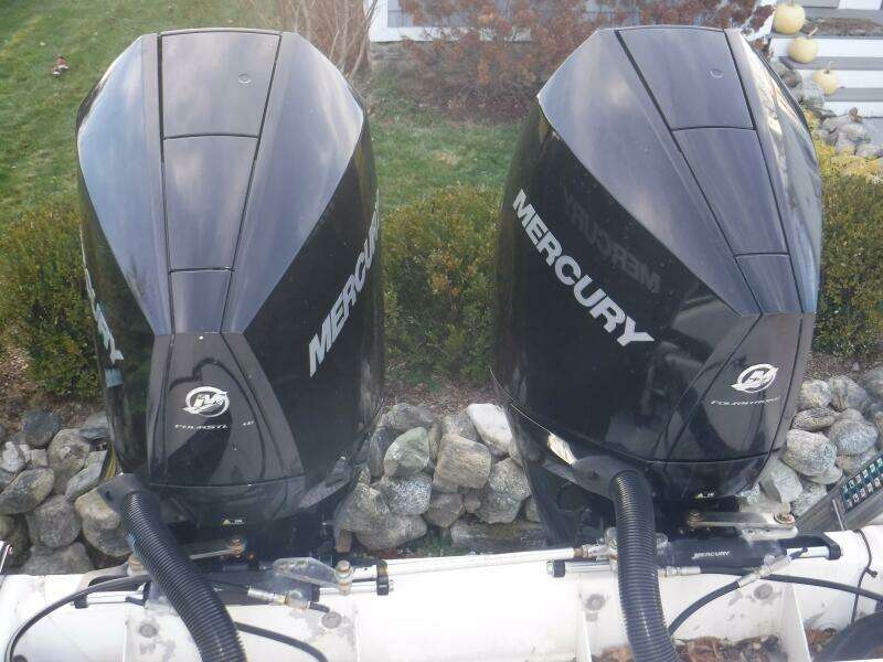 2006 Pro-Line 31 Super Sport Center Console