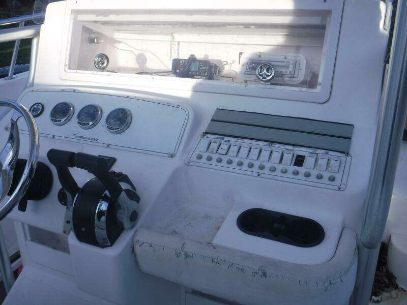 2006 Pro-Line 31 Super Sport Center Console