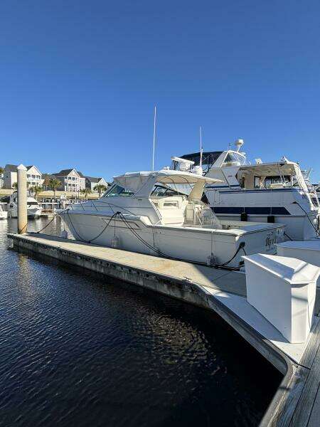 1993 Tiara Yachts 4300 Convertible