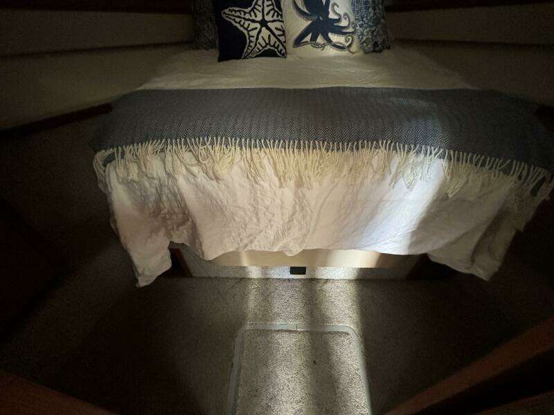 1993 Tiara Yachts 4300 Convertible