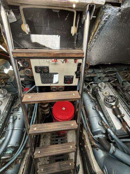 1993 Tiara Yachts 4300 Convertible