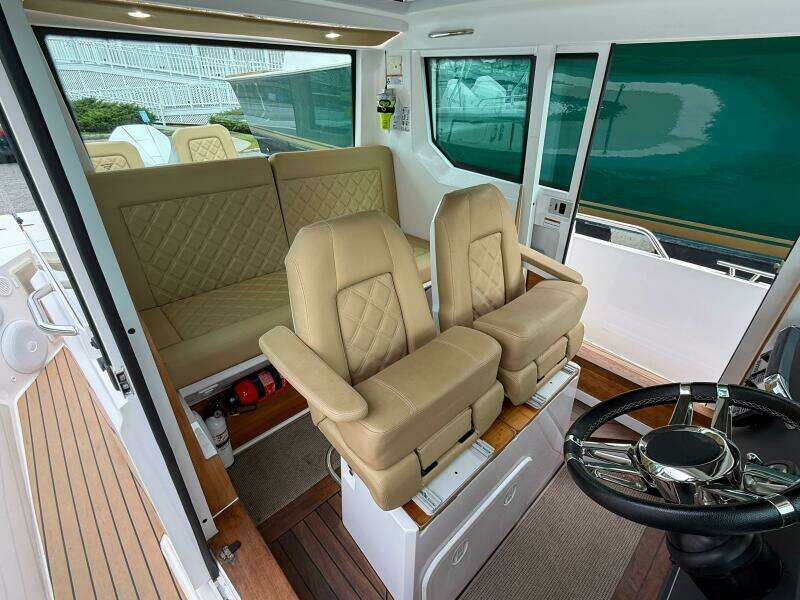 2020 Axopar 28 Cabin w/Wet Bar