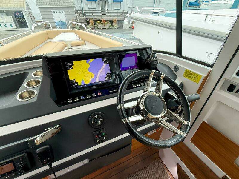 2020 Axopar 28 Cabin w/Wet Bar