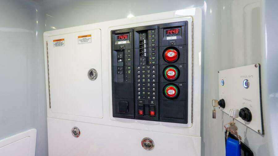 2023 Valhalla Boatworks V-33