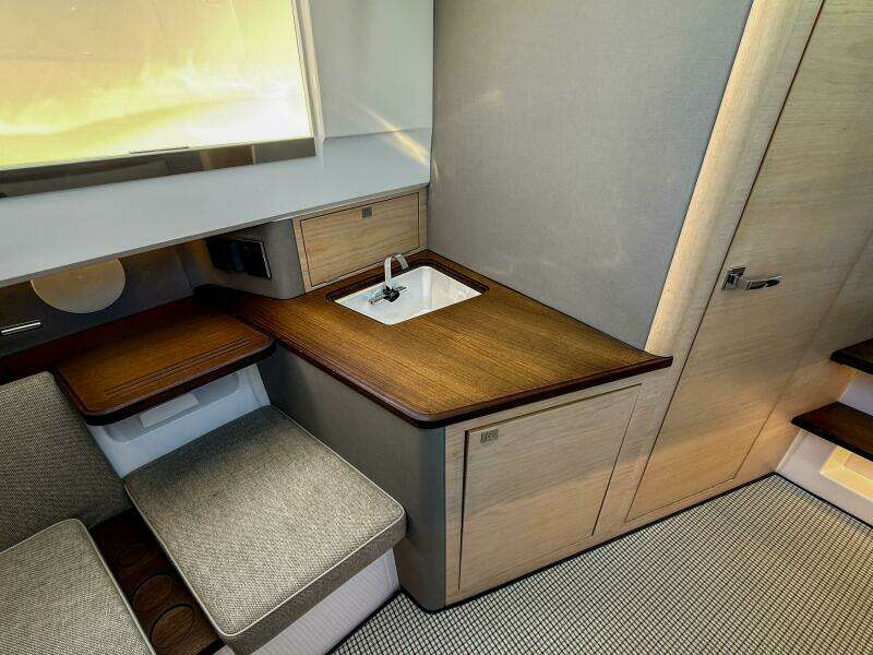 2024 Axopar 45 XC Cross Cabin