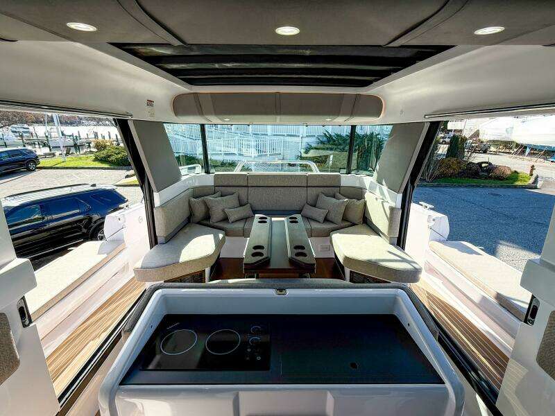 2024 Axopar 45 XC Cross Cabin