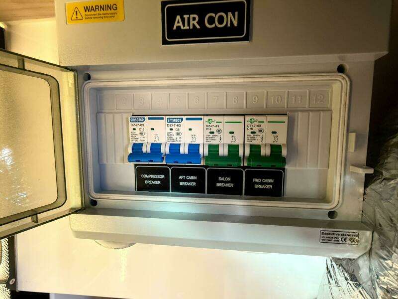 2024 Axopar 45 XC Cross Cabin